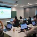 Digital marketing training class in Karnal with students and instructor.