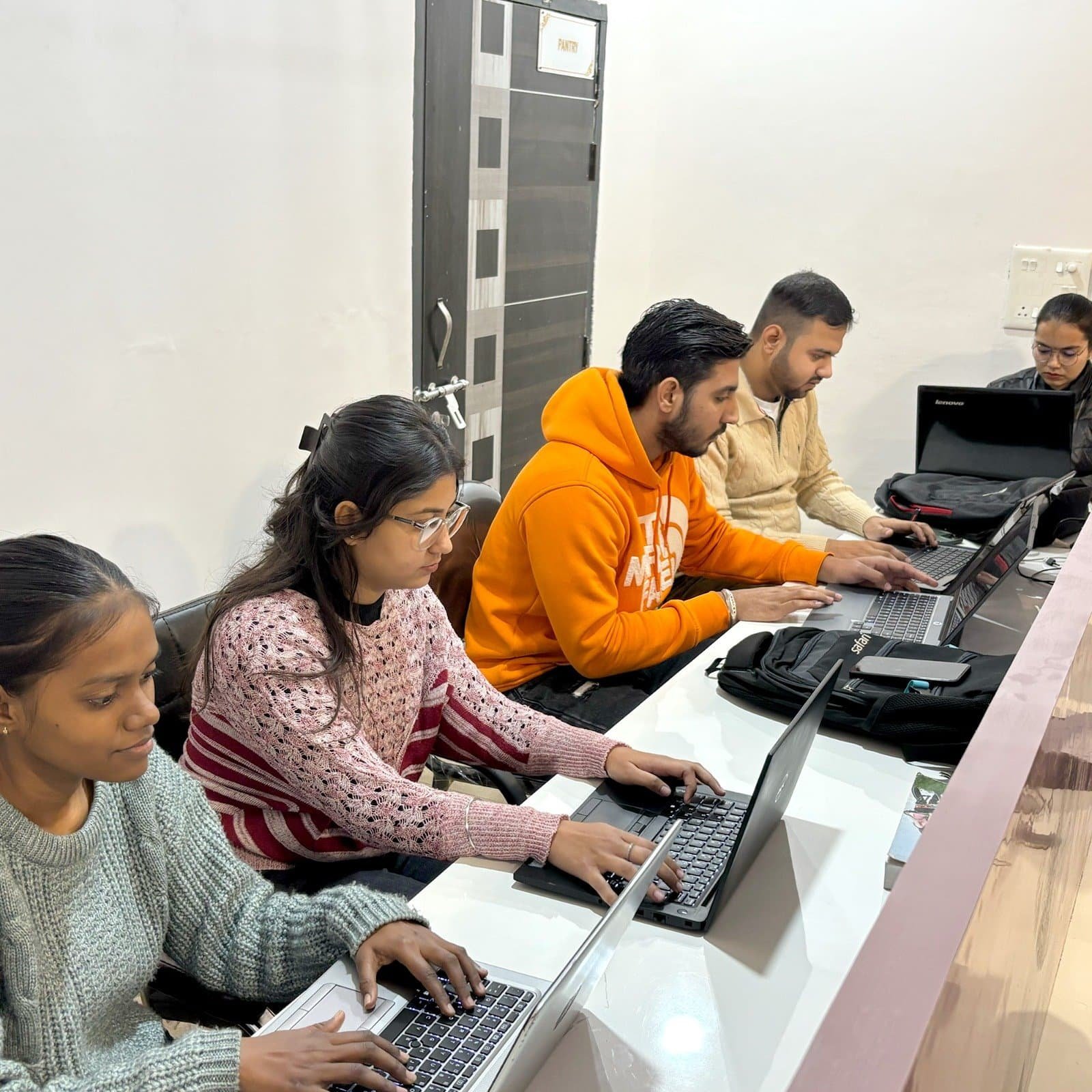 WhatsApp Image 2025 12 23 at 12.16.37